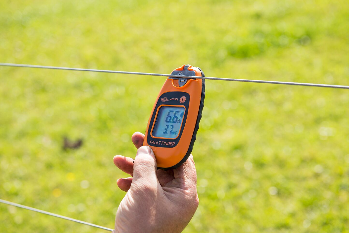 How to use an Electric Fence Fault Finder  Electric Fence Troubleshooting  