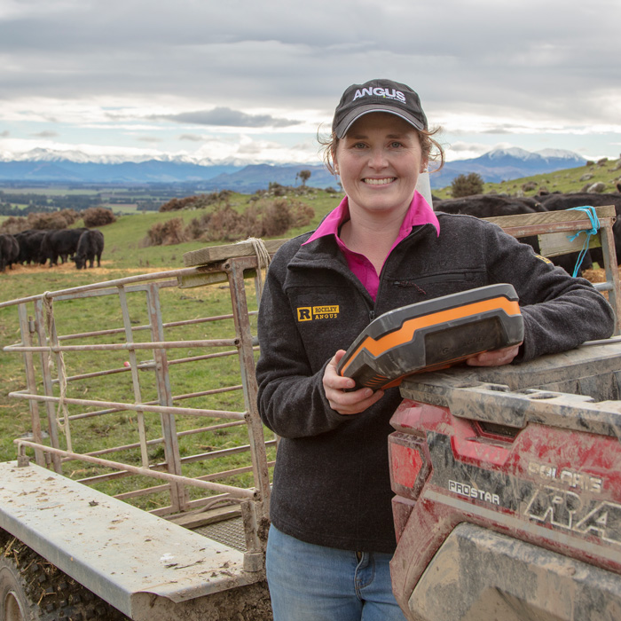 Angus Farmer with TW-3 Angus Farmer with TW-3