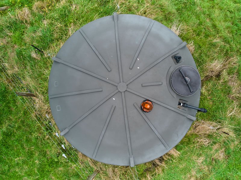 Tanque com sistema de monitoramento de nível de líquido Gallagher Tanque com sistema de monitoramento de nível de líquido Gallagher